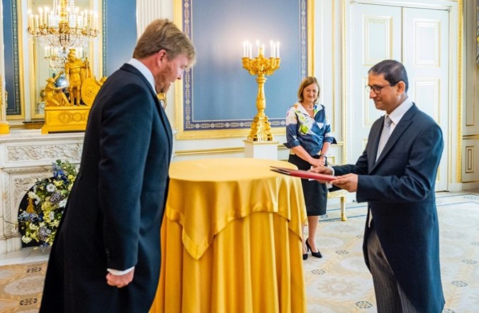 New Bangladesh envoy presents credentials to King of the Netherlands