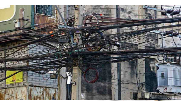 DSCC runs eviction drives in Gulistan, Dhanmondi