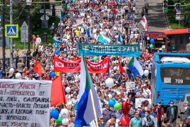 Tens of thousands in fresh anti-Kremlin rally