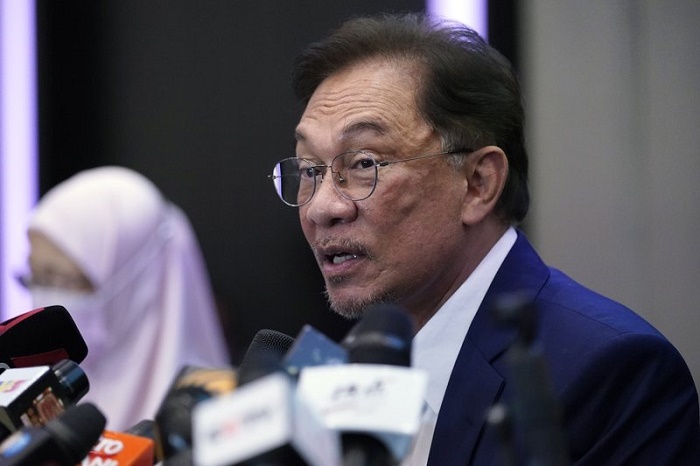 Malaysian opposition leader Anwar plans new government