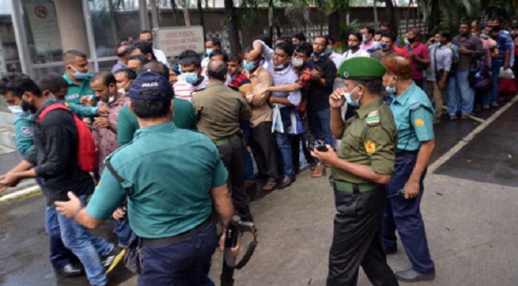 Saudi-bound workers test corona negative before flying Friday