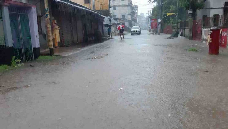 Torrential rain maroons 38,000 people in Bagerhat