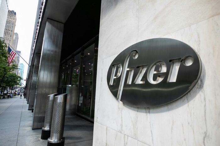 Pfizer says Covid-19 vaccine still possible in 2020 despite data lag