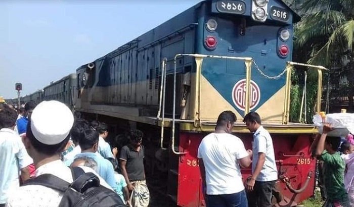 Derailment snaps Mymensingh-Rajshahi rail link