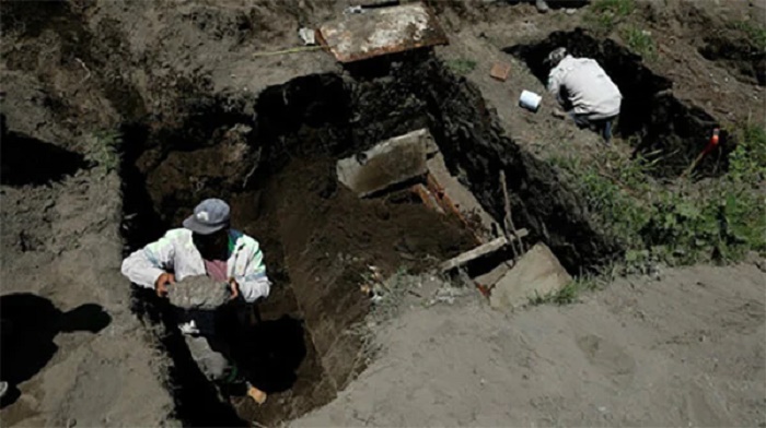 59 bodies found in Mexico hidden graves