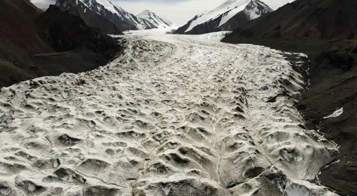 China's remote glaciers are melting at a shocking pace
