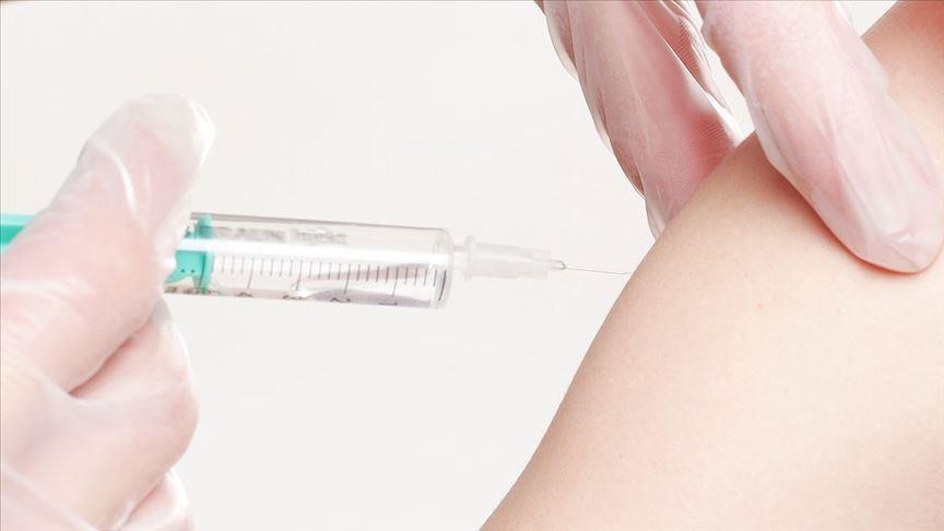 Covid: Russia begins vaccinations in Moscow