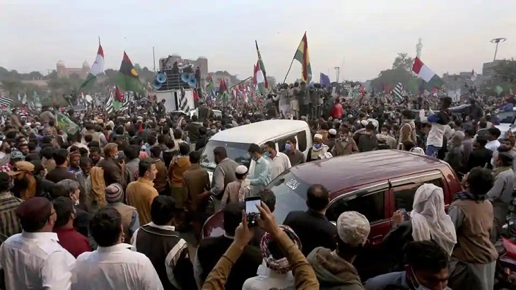 Amid opposition rallies in Pakistan, Islamabad extends two-month ban on gatherings, demonstrations