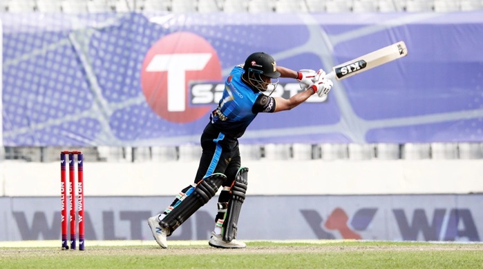 Dhaka keep final hope alive beating Barishal by nine runs