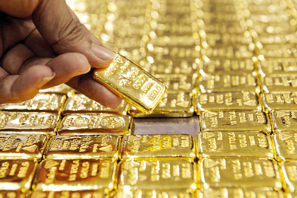 Man held with 130 gold bars at Dhaka Airport