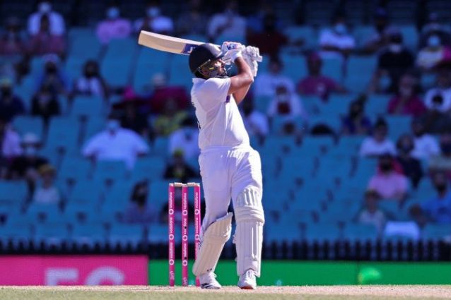 India battle to save Sydney Test marred by crowd abuse allegations