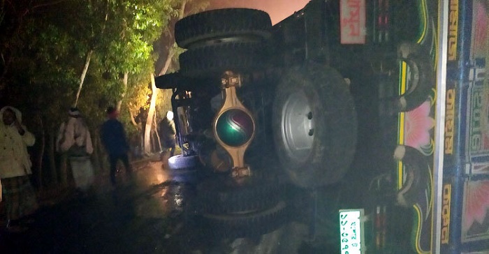 2 killed in Gopalganj road crash