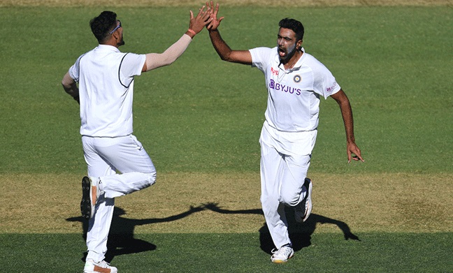 India eye victory in 2nd Test after Ashwin spins out England