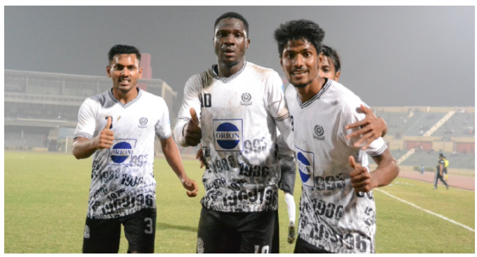 Police make epic comeback; Mohammedan make two in two
