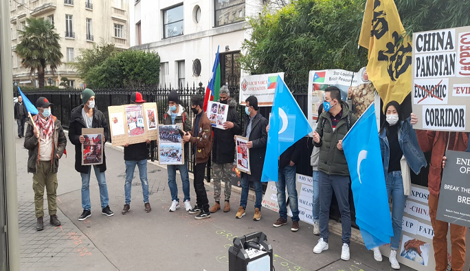 Exiled dissidents protest outside FATF headquarters to urge blacklisting Pakistan