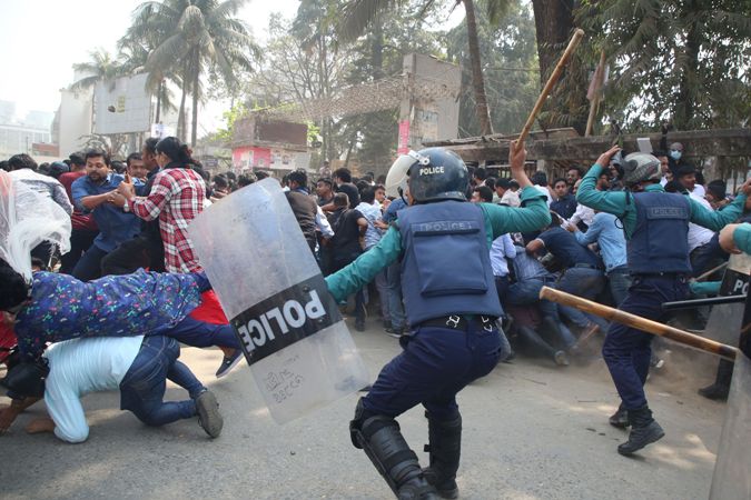 JCD men clash with police at Press Club