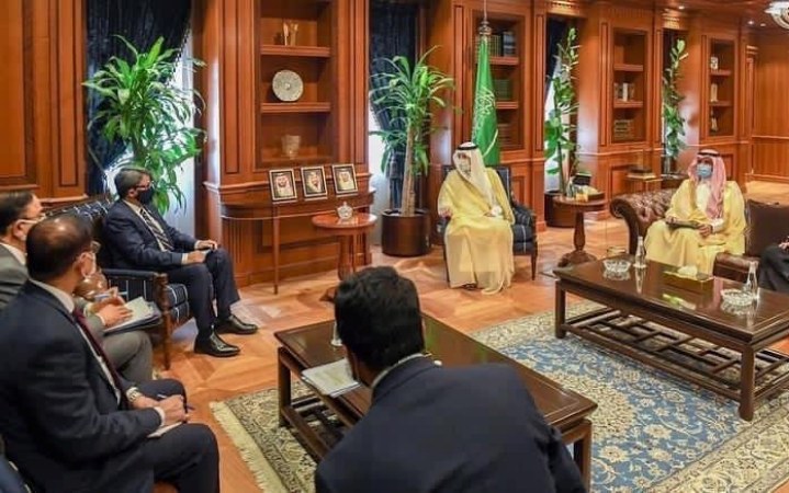 Shahriar holds bilateral talks with Saudi counterpart Adel Al-Jubeir