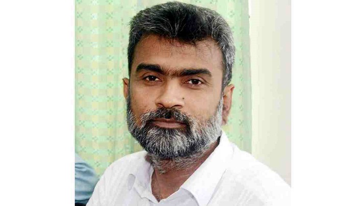 UNB correspondent Bisnu being airlifted to Dhaka for treatment