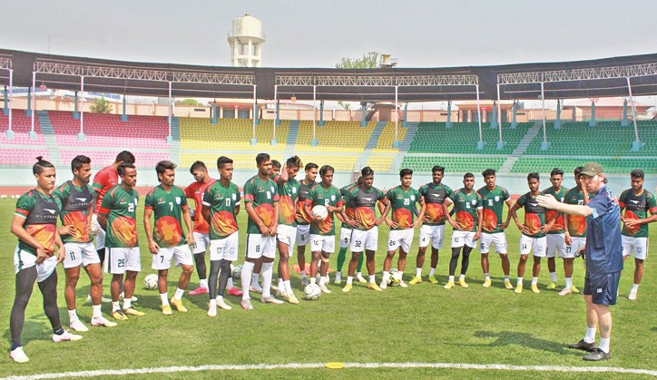 Jamie works on finishing; Cleevely on keeping