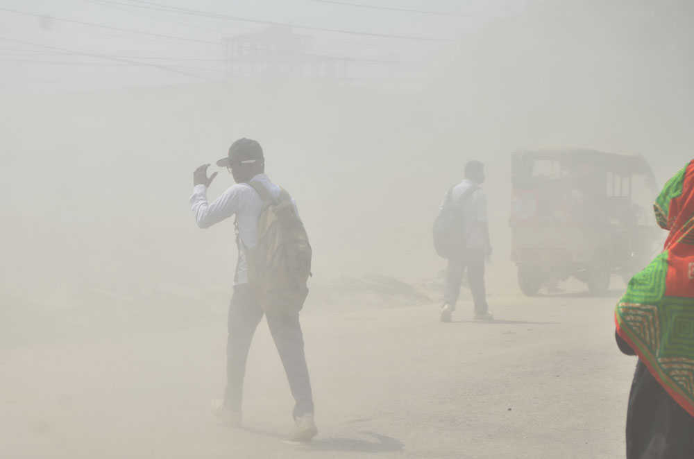Dhaka keeps grappling with ‘hazardous’ air