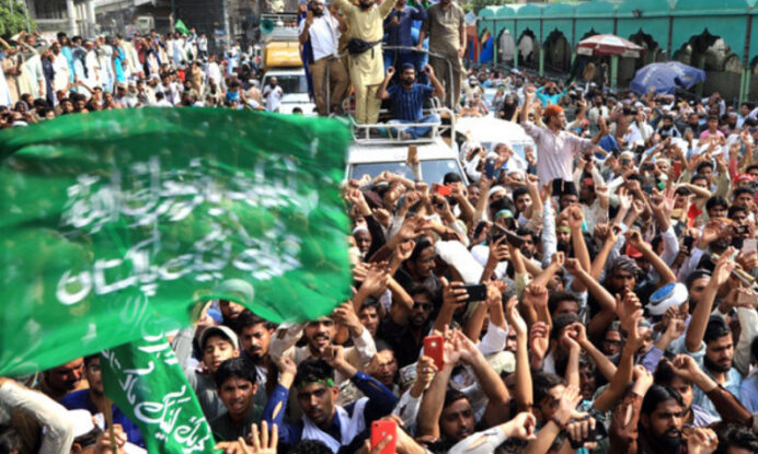 Pak Govt succumbs to Tehrik-e-Labbaik Pakistan again