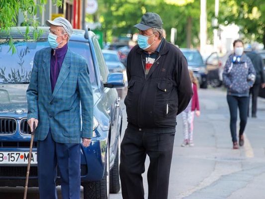 Amid COVID-19 surge, 26 cities in Pakistan report over 8 pc positivity rate