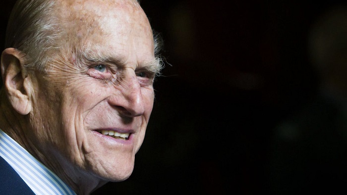 Britons hold a minute of silence in honor of Prince Philip