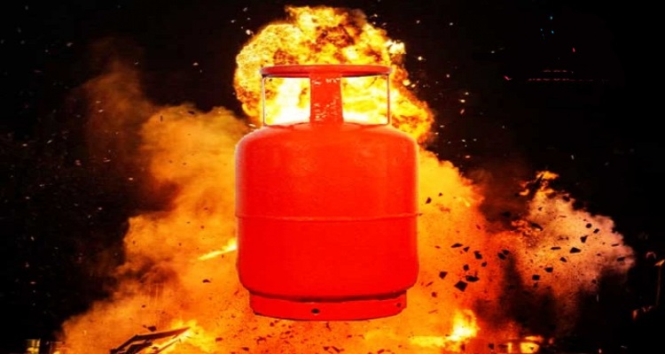 4 of a family burnt in Chattogrma gas cylinder blast