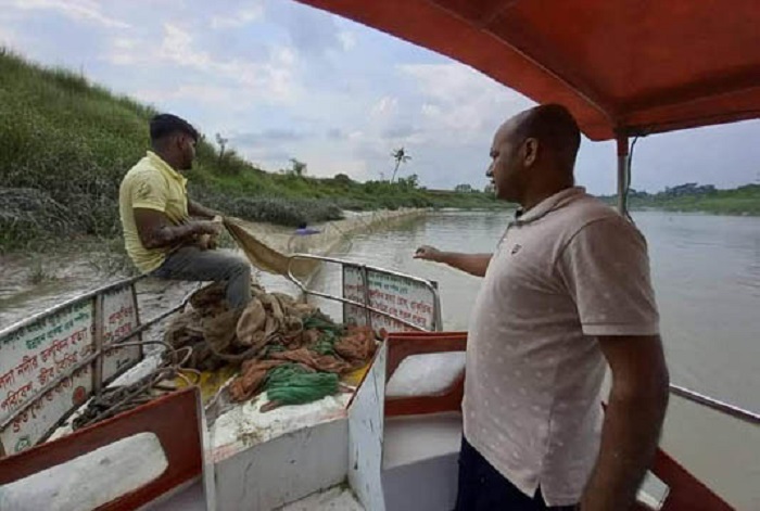 2500 metres of illegal fishing net seized from Halda River