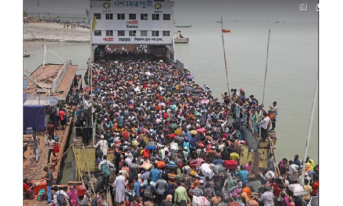 Final exodus of Eid holidaymakers

