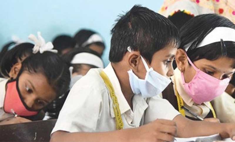 “It’s possible to reopen educational institutions after vaccinating students”

