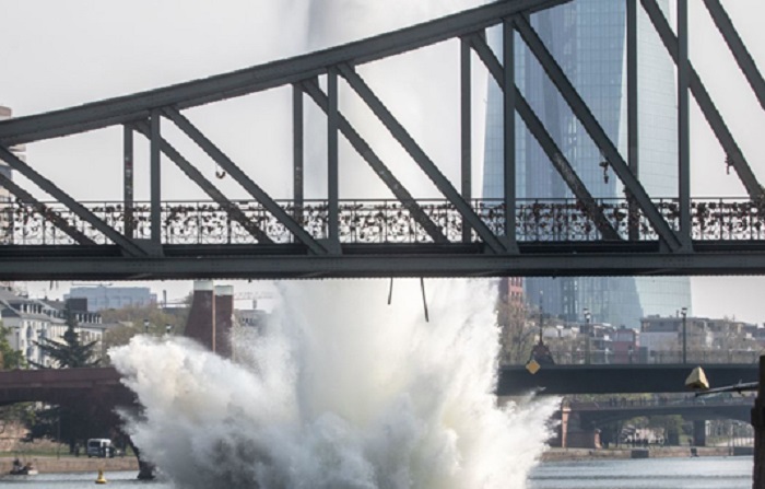 WWII bomb found in Frankfurt safely detonated