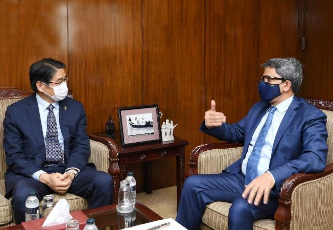 Bangladesh, Japan agree to work together for tackling Covid-19, Rohingya crisis