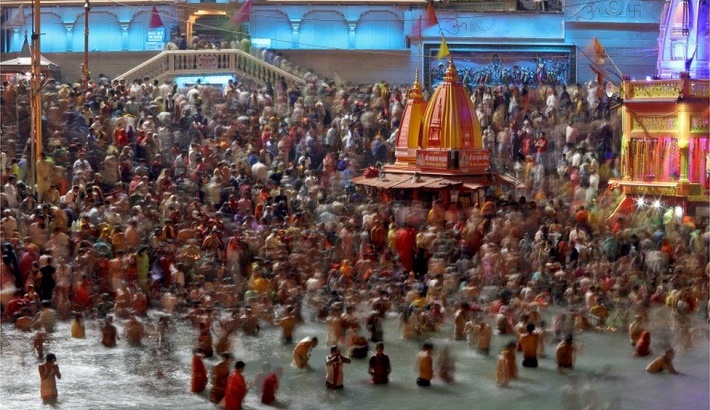 Inquiry into 'fake Covid tests' at India's Kumbh Mela