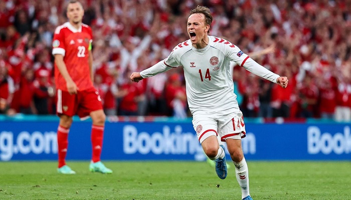 Denmark thrash Russia to reach Euro 2020 knockouts, Austria edge through