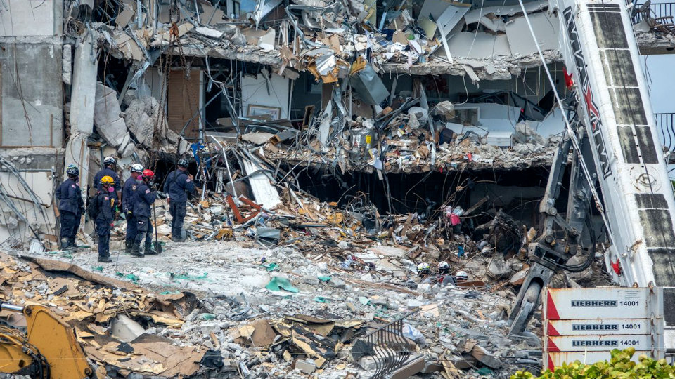 Death toll rises to 18 in US condo collapse