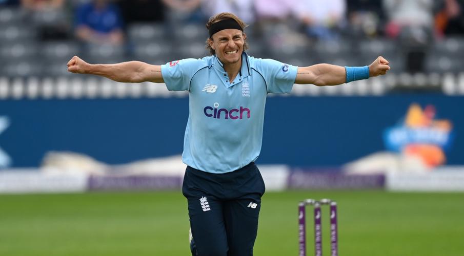 Tom Curran strikes before rain ends England's bid for Sri Lanka sweep