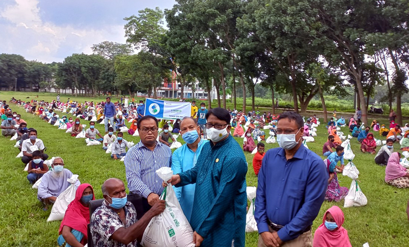 Whip Iqbalur Rahim thanks Bashundhara chairman as country’s leading business conglomerate stands by poor in Dinajpur