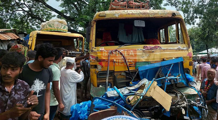 4 killed as truck rams auto-rickshaw in Thakurgaon