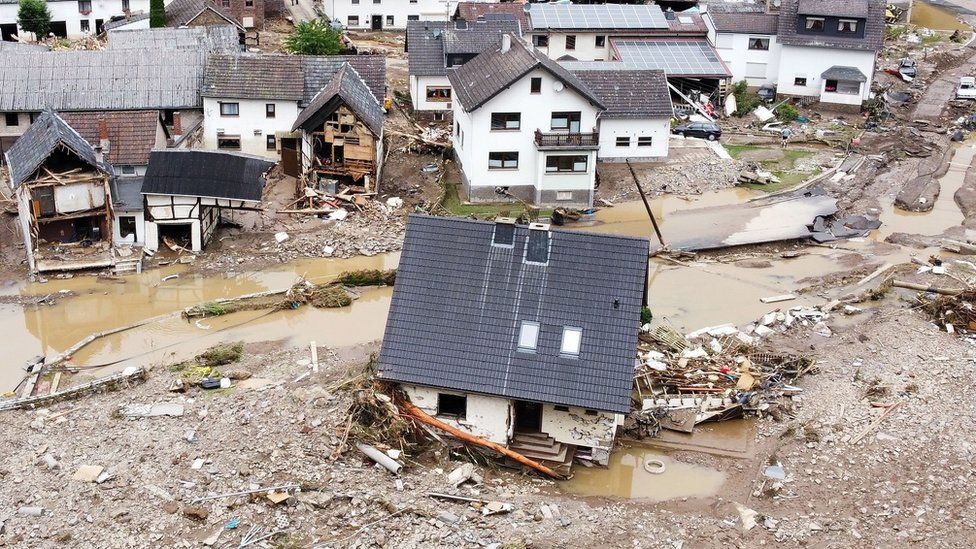 Germany floods: Dozens killed after record rain in Germany and Belgium

