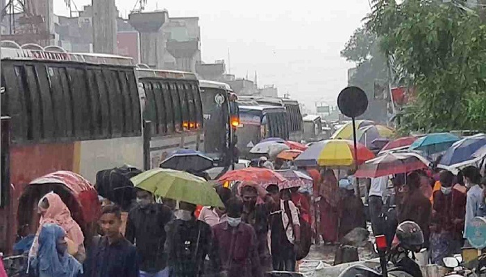 Gazipur gridlocked amid pandemic as hundreds head home for Eid
