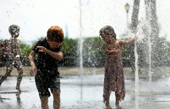 'Dangerous' heatwave hits Athens again