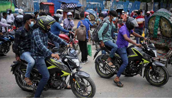 Dhaka’s traffic overload that never ends, not even in lockdown!