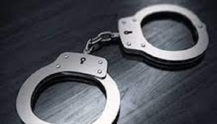 5 members of teenage gang held in city