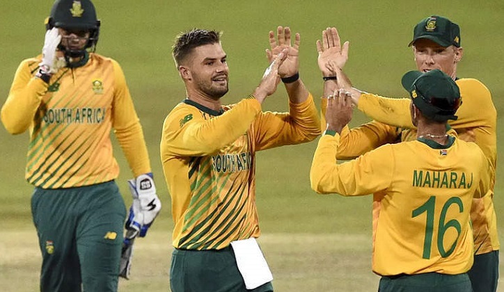 South Africa restrict Sri Lanka to 120-8 in third T20