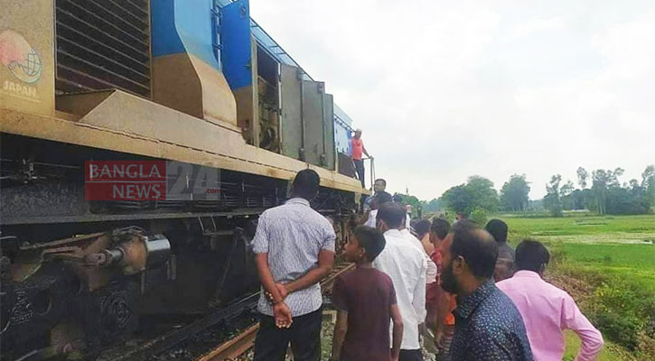 Derailment halts Dhaka’s rail link with North, West