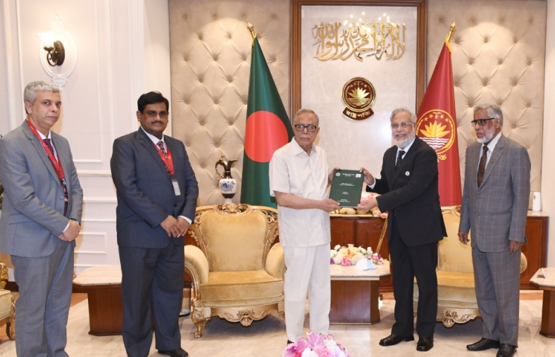 President Hamid calls for updating country’s laws