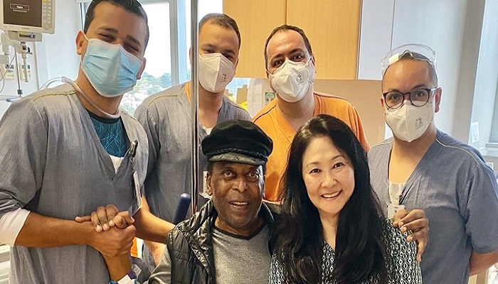 Pele released from hospital, undergoing chemo: doctors