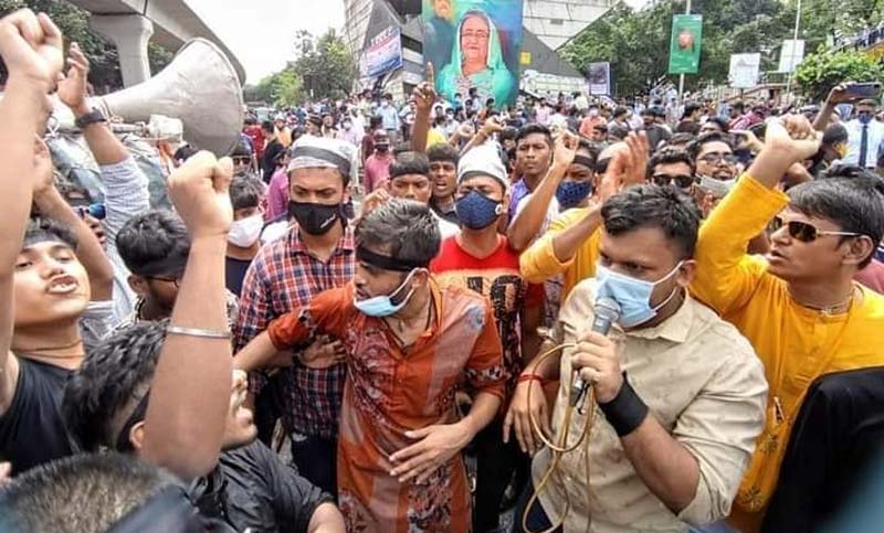 Protesters issue 24-hr ultimatum before withdrawing Shahbagh blockade