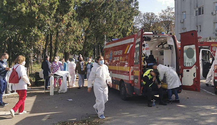 COVID-19 cases worldwide down 4%, deaths down 2% in past week: WHO